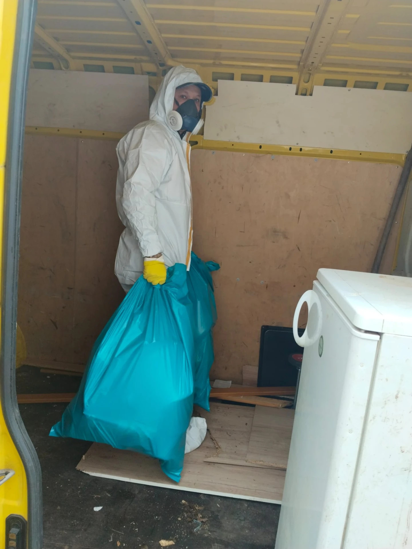 odvoz odpadu po vyklízení silně znečištěného bytu